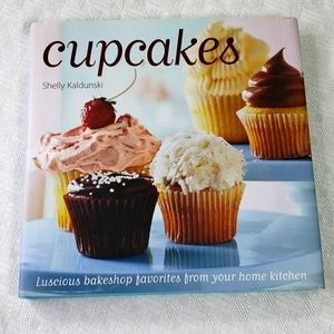 Two Dessert Cookbooks CUPCAKES  Kids Cake mix fun